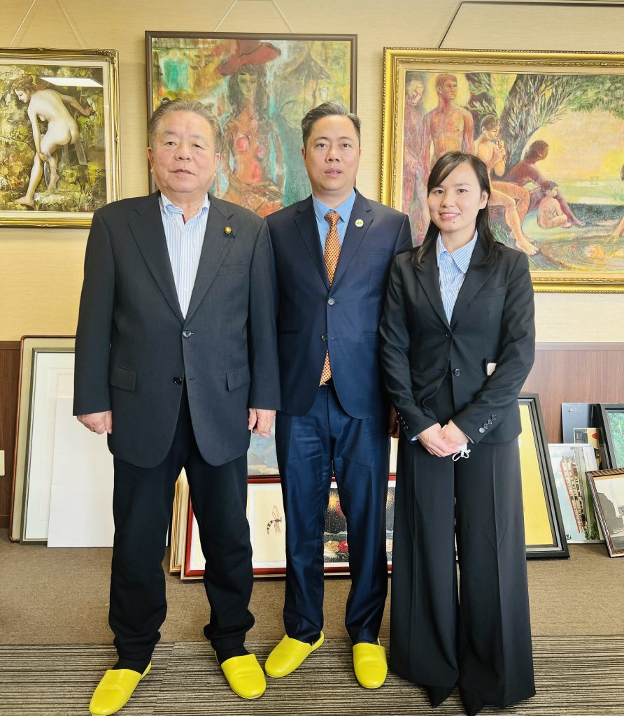 Ông Bùi Xuân Quảng cùng Nghị sĩ quốc hội Nhật Bản